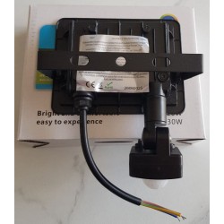 Projecteur LED 20W 6000K avec détecteur de mouvement – IP66 étanche | Brocaffaire
