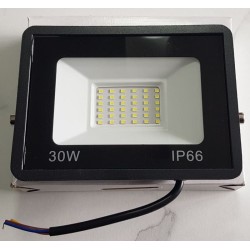 Projecteur LED 30W IP66 blanc froid 6000K, compact, puissant et résistant aux intempéries.