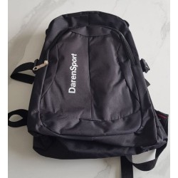 Sac à dos de sport noir 10 L, léger et pratique pour toutes vos activités.