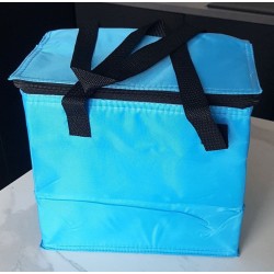 Sac isotherme bleu 12 litres – idéal pour garder repas et boissons au frais.