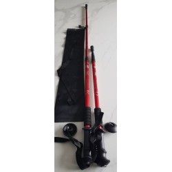 Bâtons de marche nordique télescopiques rouges avec housse – longueur réglable 65 à 135 cm.