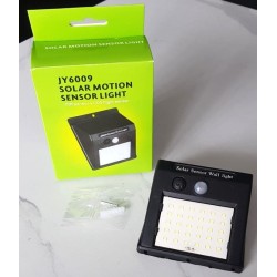 Lampe solaire 30 LED SMD étanche avec détecteur de mouvement et de luminosité.