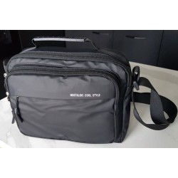 Sac banane noir ajustable pour homme – pratique, léger et multi‑poches