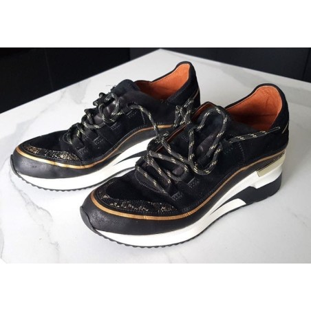 Baskets Mam’Zelle noires en très bon état – pointure 37.