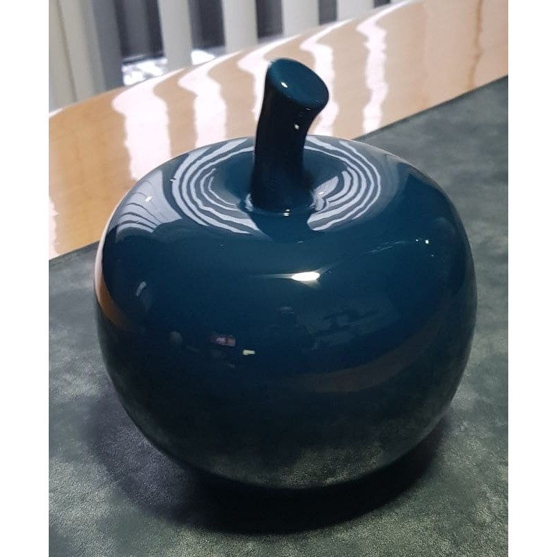Pomme décorative en céramique bleue de 18 cm – Objet déco d’occasion en bon état