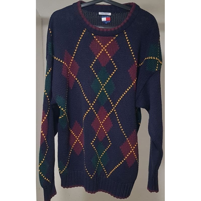 Pull bleu marine Tommy Hilfiger à motif losange M – vêtement homme d’occasion