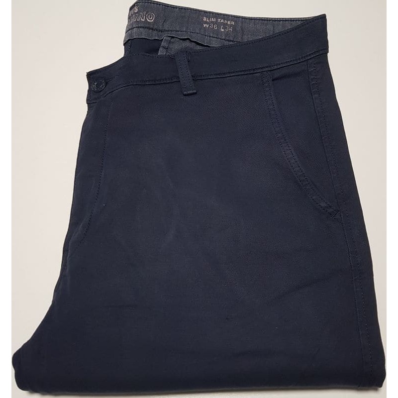 Pantalon chino Levi’s bleu marine en très bon état – Taille 36/34