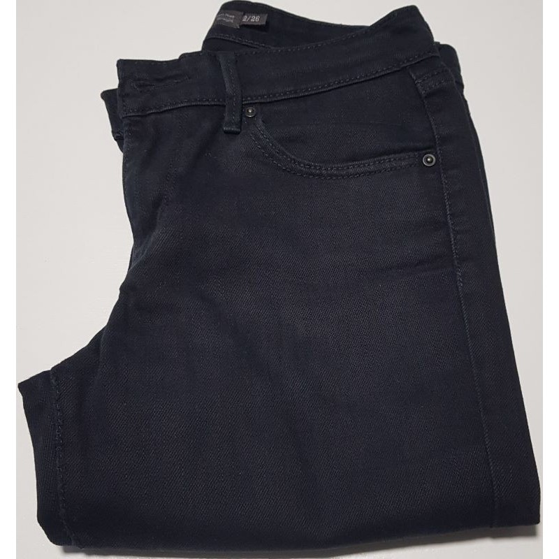 Jean Levi’s noir en très bon état – Taille 26/30