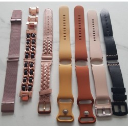 Lot de 7 bracelets d’occasion pour montre connectée 20 mm : silicone, métal et cuir.