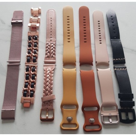 Lot de 7 bracelets d’occasion pour montre connectée 20 mm : silicone, métal et cuir.
